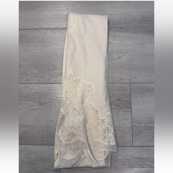 NWT White House Black Market Silk Cashmere Blend Scarf Lace Embroidery Ivory - Picture 4 of 7